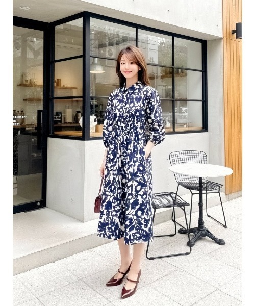 Sew loop(ソーループ)の「綿100%フラワープリントワンピース(シャツワンピース・レディース・ネイビー・M)」の12枚目の写真