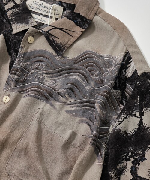REMI RELIEF(レミレリーフ)の「【REMI RELIEF/レミレリーフ】鶴柄アロハシャツ(シャツ/ブラウス・メンズ・ベージュ/グレー・M/L/XL)」の3枚目の写真