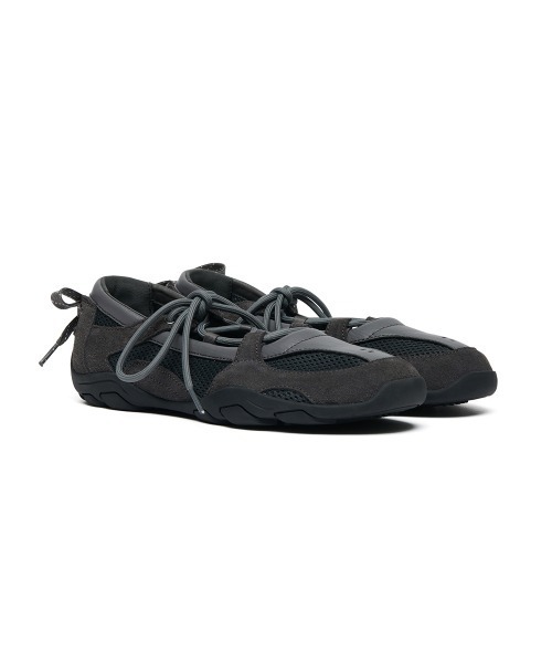 ROCKFISH WEATHERWEAR（ロックフィッシュウェザーウェア）の「NICOLE WEAVING LACEUP SNEAKERS V2（スニーカー・レディース・チャコール/チョコ/ブラック・24.5cm/23.0cm/24.0cm/23.5cm/25.0cm）」の13枚目の写真