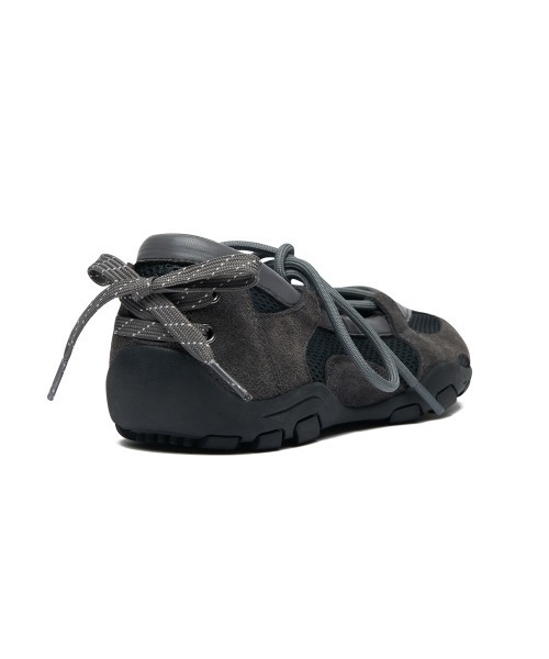 ROCKFISH WEATHERWEAR（ロックフィッシュウェザーウェア）の「NICOLE WEAVING LACEUP SNEAKERS V2（スニーカー・レディース・チャコール/チョコ/ブラック・24.5cm/23.0cm/24.0cm/23.5cm/25.0cm）」の14枚目の写真