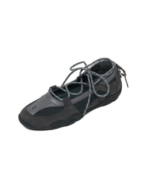 ROCKFISH WEATHERWEAR（ロックフィッシュウェザーウェア）の「NICOLE WEAVING LACEUP SNEAKERS V2（スニーカー・レディース・チャコール/チョコ/ブラック・24.5cm/23.0cm/24.0cm/23.5cm/25.0cm）」の17枚目の写真