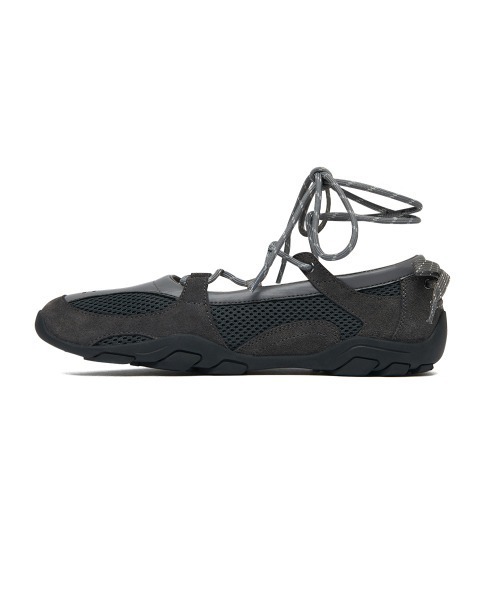 ROCKFISH WEATHERWEAR（ロックフィッシュウェザーウェア）の「NICOLE WEAVING LACEUP SNEAKERS V2（スニーカー・レディース・チャコール/チョコ/ブラック・24.5cm/23.0cm/24.0cm/23.5cm/25.0cm）」の18枚目の写真