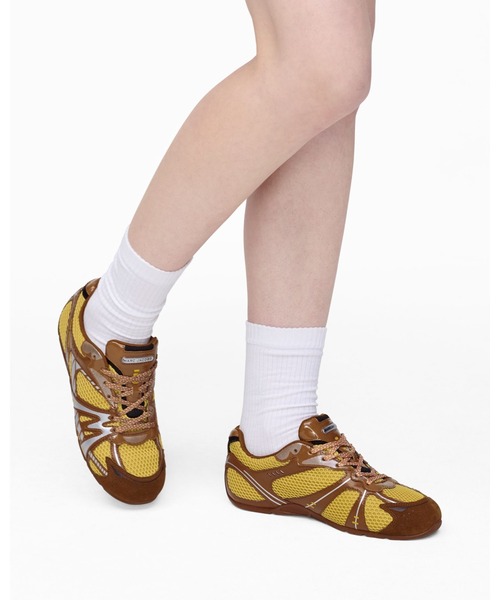 MARC JACOBS(マークジェイコブス)の「THE 72 SPRING SNEAKER/ザ メッシュ クラシック ロゴ 72 スプリング スニーカー(スニーカー・レディース・イエロー系その他・41/40/37/36/35)」の2枚目の写真