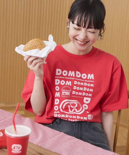 coen(コーエン)の「【DOMDOM(ドムドム)×coen】アソートロゴプリントユニTシャツ(WEB限定サイズあり)(Tシャツ/カットソー・レディース・レッド/ナチュラル/ライトグレー/オフホワイト/その他1/その他2/ダークグレー/その他3・M/XL/L)」の5枚目の写真