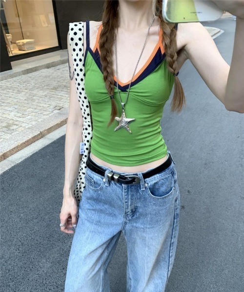 Ritzy(リッツィー)の「Y2Kカップ付き配色レイヤード風キャミソールトップス(キャミソール・レディース・ネイビー/カーキ/グリーン・FREE)」の17枚目の写真