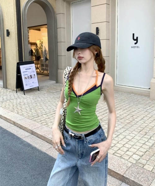 Ritzy(リッツィー)の「Y2Kカップ付き配色レイヤード風キャミソールトップス(キャミソール・レディース・ネイビー/カーキ/グリーン・FREE)」の16枚目の写真