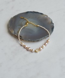 Leja（レジャ）の「【LEJA】ニュアンスパールゴールドビジューブレスレット結婚式 パーティー 成人式 二次会 同窓会 お呼ばれ オケージョン 20代 30代（ブレスレット）」