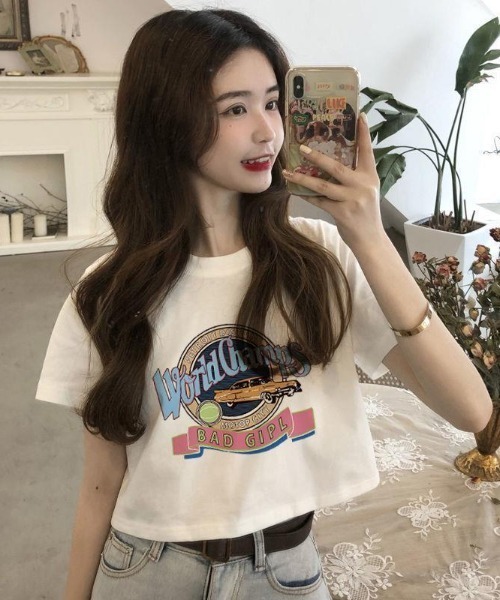 Emilie（エミリー）の「ヴィンテージロゴプリントクロップド丈Tシャツ（Tシャツ/カットソー・レディース・ブラック/ホワイト・FREE）」の12枚目の写真