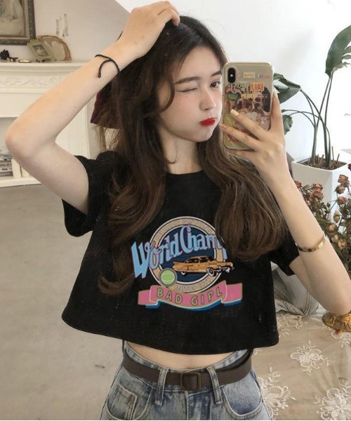 Emilie（エミリー）の「ヴィンテージロゴプリントクロップド丈Tシャツ（Tシャツ/カットソー・レディース・ブラック/ホワイト・FREE）」の10枚目の写真