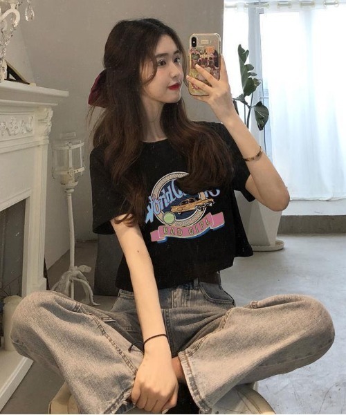 Emilie（エミリー）の「ヴィンテージロゴプリントクロップド丈Tシャツ（Tシャツ/カットソー・レディース・ブラック/ホワイト・FREE）」の11枚目の写真
