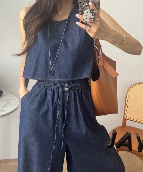 YUGA(ユーガ)の「YUGA_YGMC Korean-style Back-button cropped top + wide-leg pants set(つなぎ/オールインワン・レディース・ホワイト/インディゴブルー/ライトブルー・FREE)」の3枚目の写真