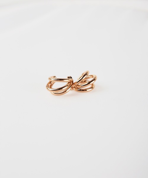 MIMILINE(ミミライン)の「変形ループピアス/サージカルステンレス(ピアス(両耳用)・レディース・シルバー/ピンクゴールド・FREE)」の5枚目の写真