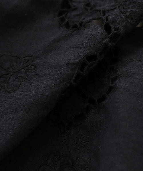 IENA(イエナ)の「Heriter/エリテ cutwork bustier シャツ H0-00-3085(シャツ/ブラウス・レディース・ブラック/ホワイト・FREE)」の7枚目の写真