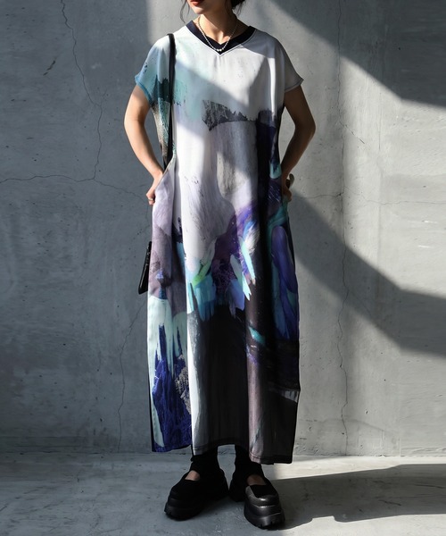 antiqua(アンティカ)の「フレンチスリーブ Aライン アートプリント ワンピース(ワンピース・レディース・ブルー・ONESIZE)」の2枚目の写真