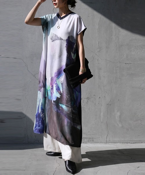 antiqua(アンティカ)の「フレンチスリーブ Aライン アートプリント ワンピース(ワンピース・レディース・ブルー・ONESIZE)」の3枚目の写真