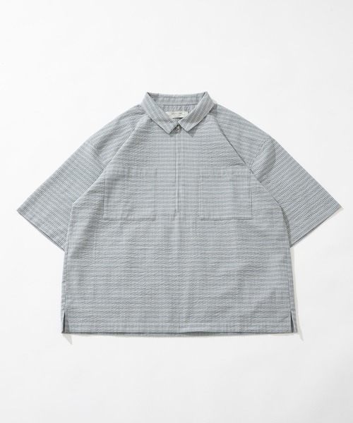 URBAN RESEARCH Sonny Label（アーバンリサーチサニーレーベル）の「シアサッカーハーフジッププルオーバー（シャツ/ブラウス・メンズ・ブルー/ベージュ・LARGE/MEDIUM）」の2枚目の写真