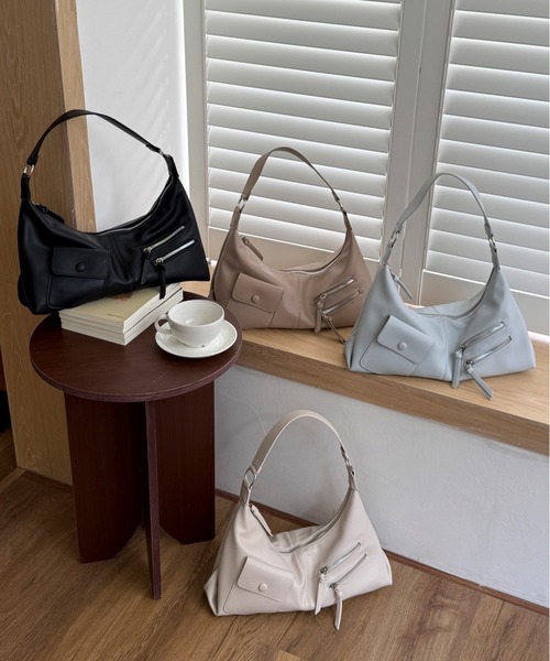 Chiina(チーナ)の「【Chiina】2WAYコンパクトハンドバッグ(ハンドバッグ・レディース・ブラック/ブルーグレー/オフホワイト・FREE)」の4枚目の写真