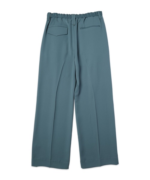 CULLNI(クルニ)の「Double Satin Decorative 3Tuck Wide Pants(スラックス・メンズ・ブルー/グリーン/ブラック/アッシュブラウン・2/1)」の7枚目の写真
