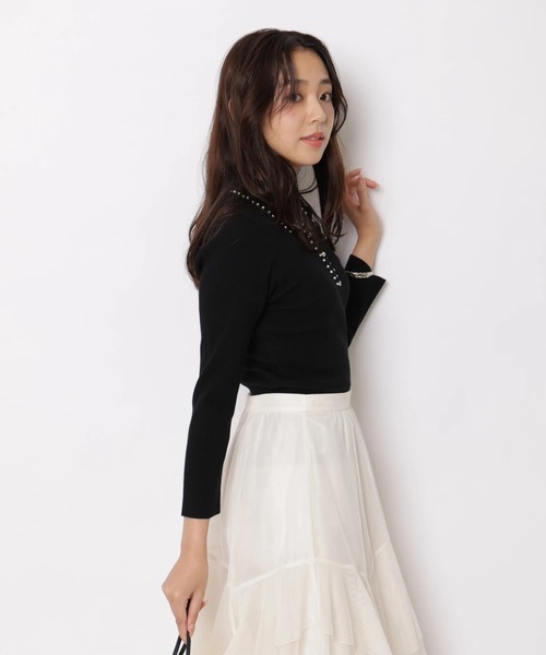JUSGLITTY(ジャスグリッティー)の「パールトリム衿付きニット(ニット/セーター・レディース・ブラック/チャコールグレー/オフホワイト・2)」の19枚目の写真