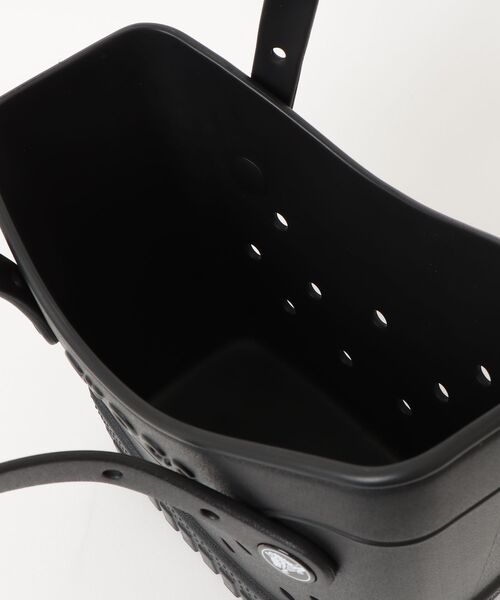 crocs（クロックス）の「クロックス crocs Crocs Classic Small Tote（トートバッグ・メンズ・ブラック・ONE SIZE）」の7枚目の写真