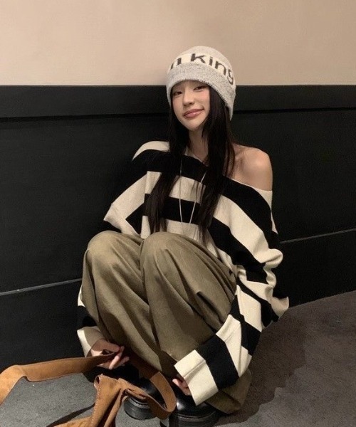 SHERU（シェル）の「ワイドボーダー オフショル ルーズニット（ニット/セーター・レディース・ホワイト・M）」の13枚目の写真