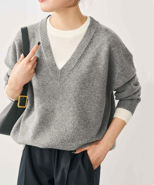 Spick & Span(スピックアンドスパン)の「レイヤード風Vネックプルオーバー(ニット/セーター・レディース・グレー/ベージュ系その他・FREE)」の5枚目の写真