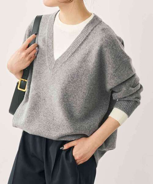 Spick & Span(スピックアンドスパン)の「レイヤード風Vネックプルオーバー(ニット/セーター・レディース・グレー/ベージュ系その他・FREE)」の6枚目の写真