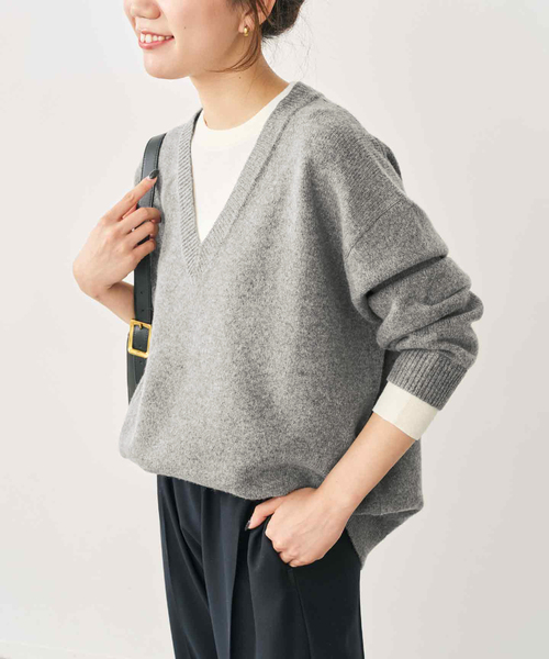 Spick & Span(スピックアンドスパン)の「レイヤード風Vネックプルオーバー(ニット/セーター・レディース・グレー/ベージュ系その他・FREE)」の7枚目の写真