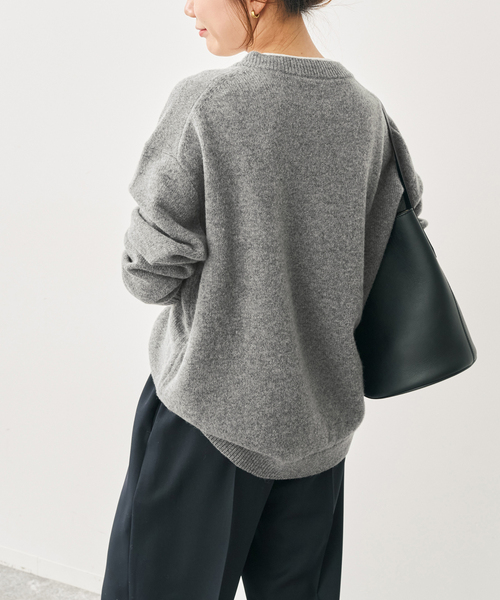 Spick & Span(スピックアンドスパン)の「レイヤード風Vネックプルオーバー(ニット/セーター・レディース・グレー/ベージュ系その他・FREE)」の9枚目の写真