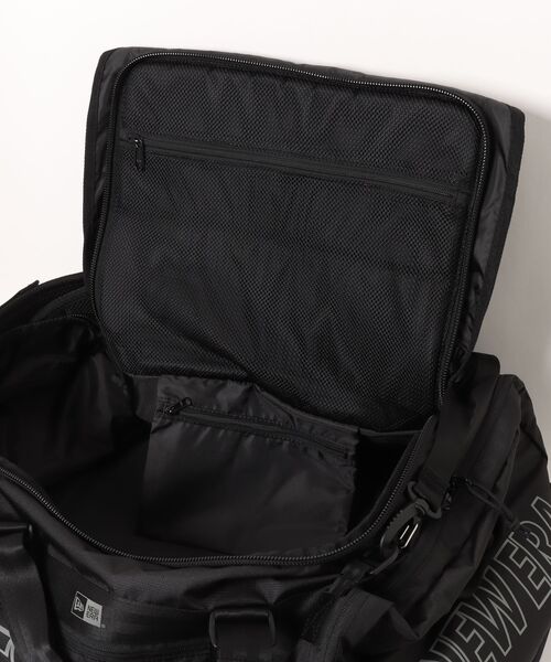 NEW ERA（ニューエラ）の「【NEW ERA/ニューエラ】クラブ ダッフルバッグ 50L 2Way ブラック（ボストンバッグ・メンズ・ブラック・FREE）」の4枚目の写真