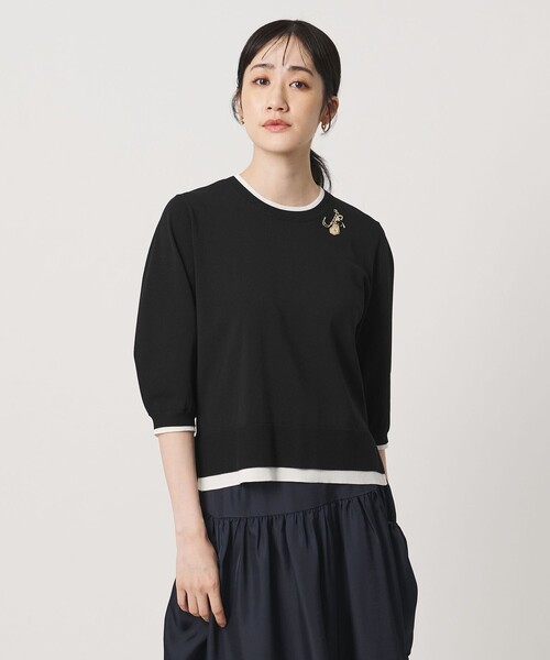 UNITED ARROWS（ユナイテッドアローズ）の「ブローチ ハーフスリーブ ニット（ニット/セーター・レディース・ブラック/ダークブラウン・FREE）」の2枚目の写真