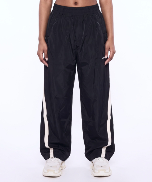 NIGHTWORKDEPT(ナイトワークデプト)の「MIDNIGHT RACING TRACK PANTS_BLACK(スウェットパンツ・レディース・その他・SMALL/MEDIUM)」の4枚目の写真
