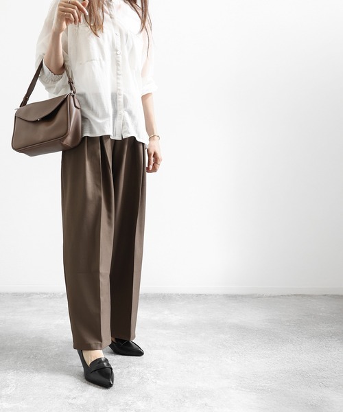 SOROTTO（ソロット）の「ポインテッドトゥのミドルヒールローファーパンプス（パンプス・レディース・ブラック/アイボリー・24.5cm/24.0cm/23.5cm/23.0cm/22.5cm）」の9枚目の写真