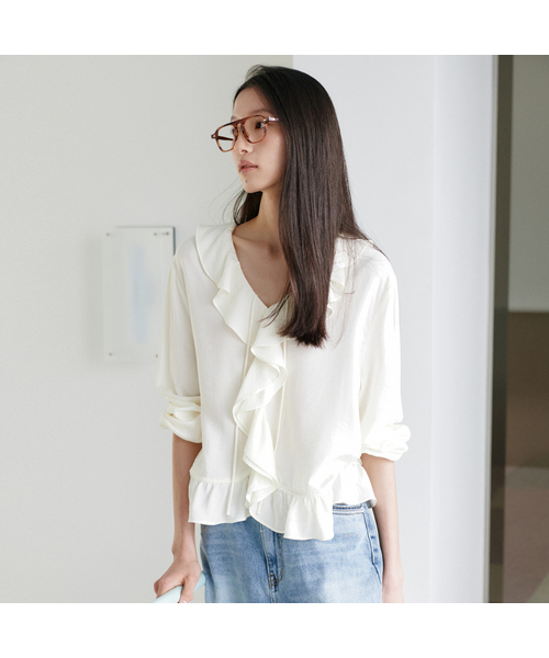 URAGO（ユラーゴ）の「Check frill blouse（シャツ/ブラウス・レディース・ブラック/アイボリー・FREE）」の2枚目の写真