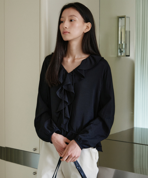 URAGO（ユラーゴ）の「Check frill blouse（シャツ/ブラウス・レディース・ブラック/アイボリー・FREE）」の6枚目の写真