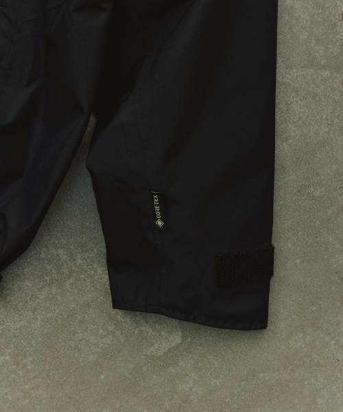 JOURNAL STANDARD relume(ジャーナルスタンダード レリューム)の「DAIWA / ダイワ 別注 GORE-TEX マウンテン フィッシングジャケット(ナイロンジャケット・メンズ・エメラルドブルー/ブラック/グレー・MEDIUM/LARGE)」の6枚目の写真