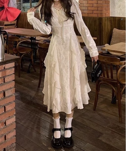 &soiree(アンドソワレ)の「レース切り替えリボンフレアワンピース(ワンピース・レディース・ホワイト・SMALL/MEDIUM/LARGE)」の2枚目の写真