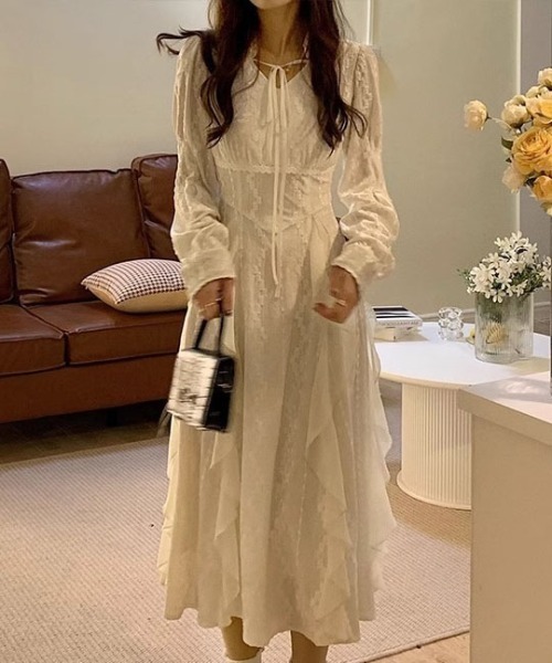 &soiree(アンドソワレ)の「レース切り替えリボンフレアワンピース(ワンピース・レディース・ホワイト・SMALL/MEDIUM/LARGE)」の3枚目の写真