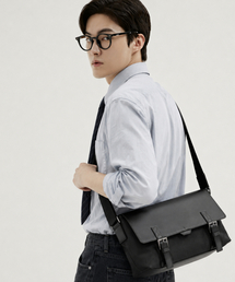 BEDFORD11TH（ベッドフォードイレブンス）の「ポリガン ダブルベルトEWメッセンジャー [ブラック]（メッセンジャーバッグ）」