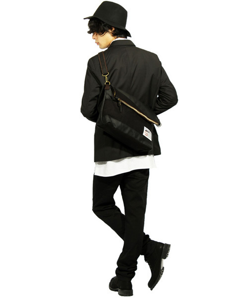 8(eight)(エイト)の「PUレザー メッセンジャーバッグ クラッチバッグ にもなる(メッセンジャーバッグ・メンズ・ネイビー/ブルー/キャメル/ブラック/インディゴブルー/カモフラージュ・FREE)」の7枚目の写真