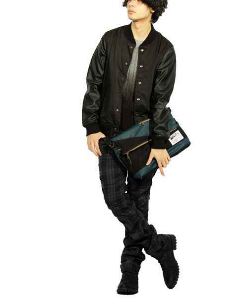 8(eight)(エイト)の「PUレザー メッセンジャーバッグ クラッチバッグ にもなる(メッセンジャーバッグ・メンズ・ネイビー/ブルー/キャメル/ブラック/インディゴブルー/カモフラージュ・FREE)」の9枚目の写真