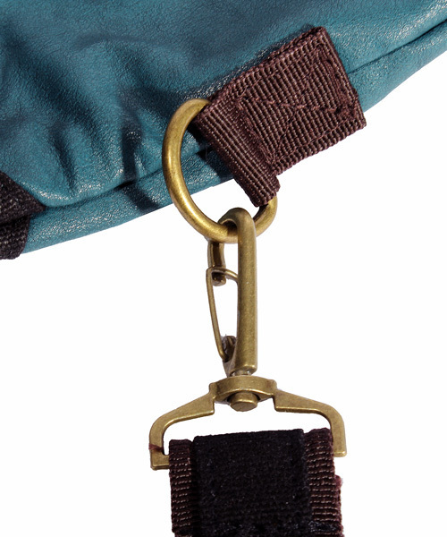 8(eight)(エイト)の「PUレザー メッセンジャーバッグ クラッチバッグ にもなる(メッセンジャーバッグ・メンズ・ネイビー/ブルー/キャメル/ブラック/インディゴブルー/カモフラージュ・FREE)」の15枚目の写真