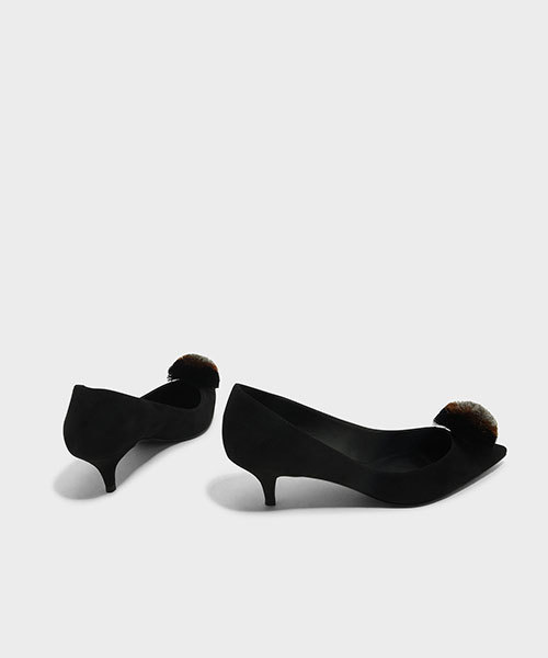 CHARLES & KEITH(チャールズ & キース)の「ポンポンカバードヒール / PUMP COVERED HEELS(パンプス・レディース・ブラック/パープル/グリーン・23cm/25.5cm/22.5cm/23.5cm/24.5cm/25cm)」の9枚目の写真