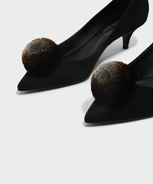 CHARLES & KEITH(チャールズ & キース)の「ポンポンカバードヒール / PUMP COVERED HEELS(パンプス・レディース・ブラック/パープル/グリーン・23cm/25.5cm/22.5cm/23.5cm/24.5cm/25cm)」の10枚目の写真