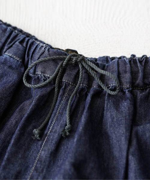 CUBE SUGAR（キューブシュガー）の「6.75オンスデニムイージーギャザーパンツ（その他パンツ・レディース・ネイビー/ブルー/ブルー系その他・M）」の6枚目の写真