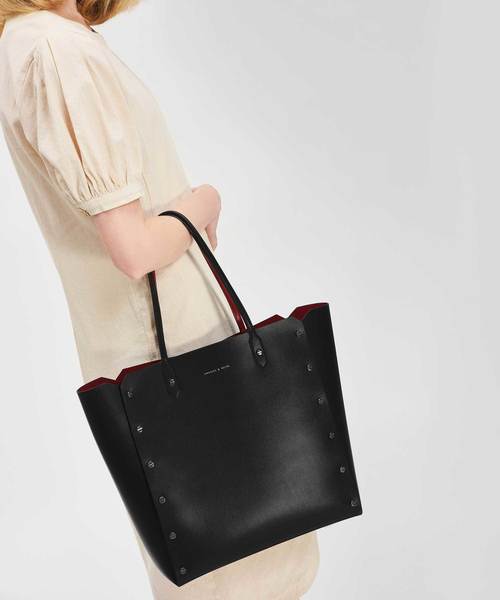CHARLES & KEITH(チャールズ & キース)の「リバーシブルオーバーサイズトート / REVERSIBLE OVERSIZED TOTE(トートバッグ・レディース・ブラック/グリーン・XL)」の3枚目の写真