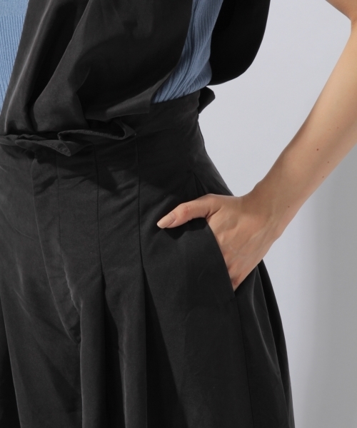 laboratory work（ラボラトリーワーク）の「ワンショルダーフレアパンツ（サロペット/オーバーオール・レディース・ブラック/ベージュ・MEDIUM）」の11枚目の写真
