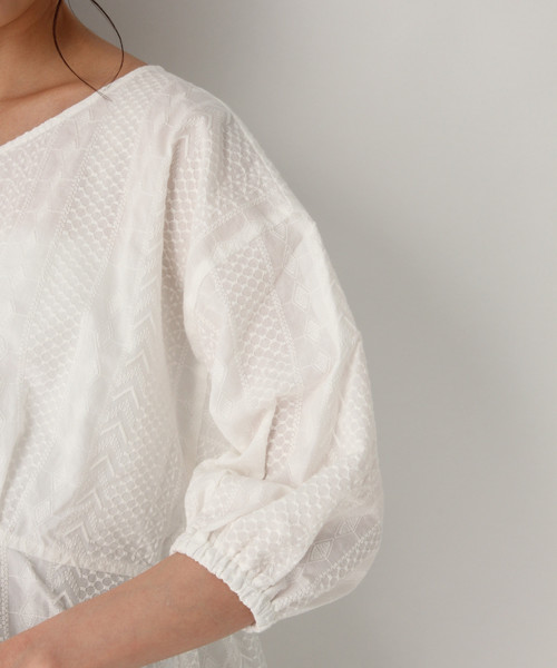 GLOBAL WORK(グローバルワーク)の「2WAYレースブラウス/833200(シャツ/ブラウス・レディース・オレンジ/ホワイト/ブラック/ベージュ・MEDIUM/LARGE)」の14枚目の写真