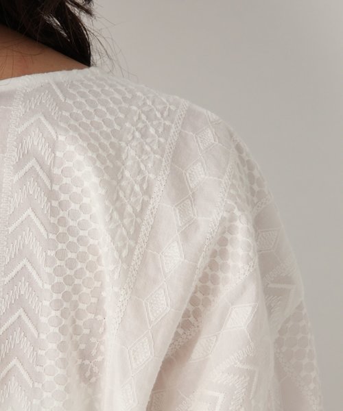 GLOBAL WORK(グローバルワーク)の「2WAYレースブラウス/833200(シャツ/ブラウス・レディース・オレンジ/ホワイト/ブラック/ベージュ・MEDIUM/LARGE)」の18枚目の写真