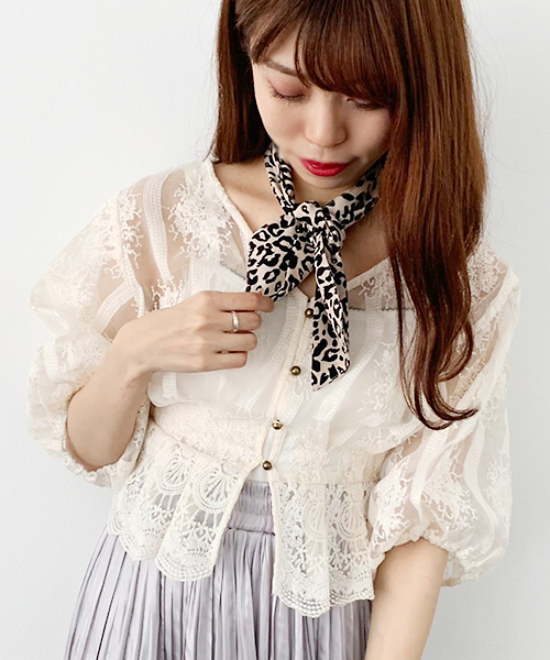 apres jour(アプレジュール)の「スカーフ付きオーガンジーレースブラウス【ZOZOTOWN限定アイテム】(シャツ/ブラウス・レディース・ブラック/チャコールグレー/その他/アイボリー・フリー)」の5枚目の写真